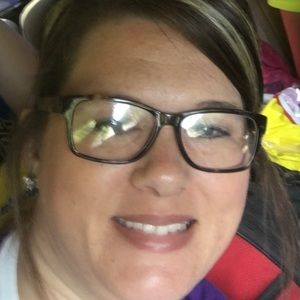 Meet your Posher, Leeann